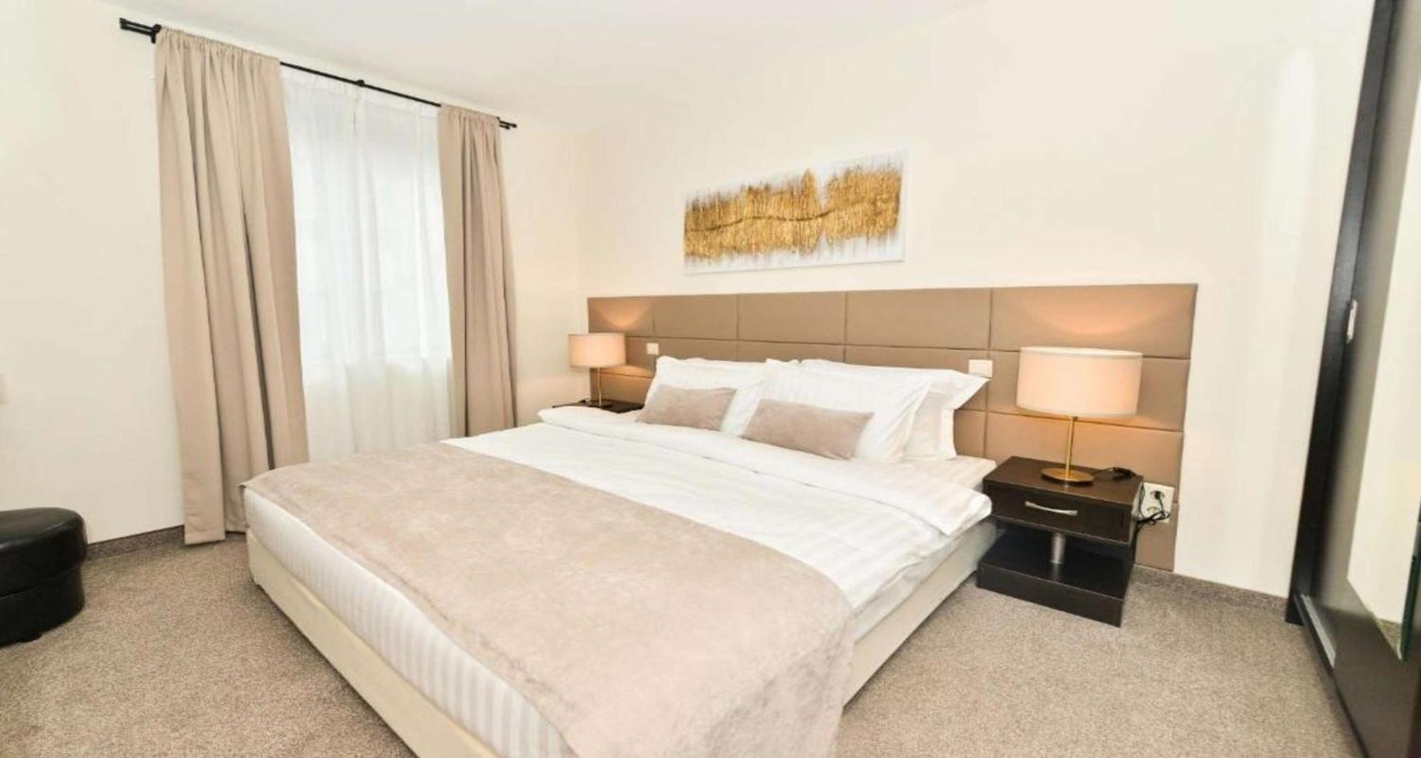 Hotel Art Plaza 4*