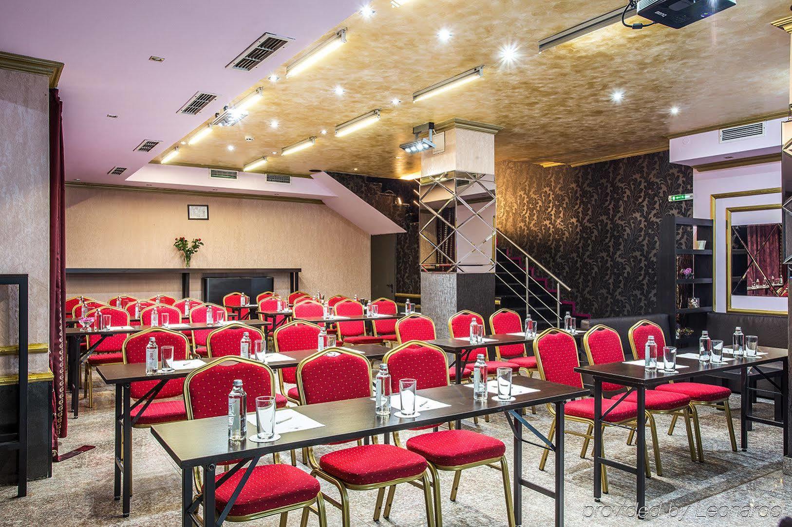 Art Plaza Hotel 4*